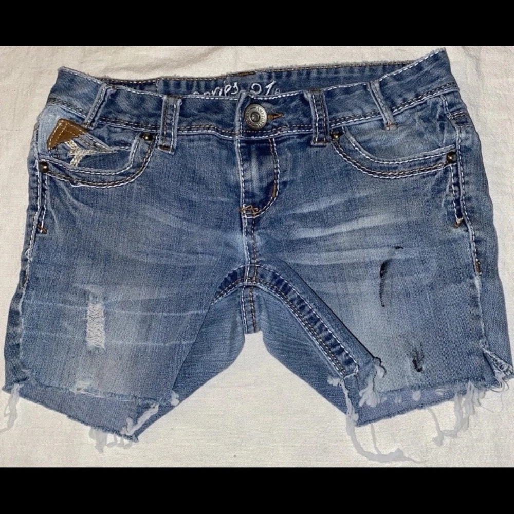 Series 31 Cut Off Shorts Amethyst Size 3 Has Paint Flaw Missing 1 Back Button